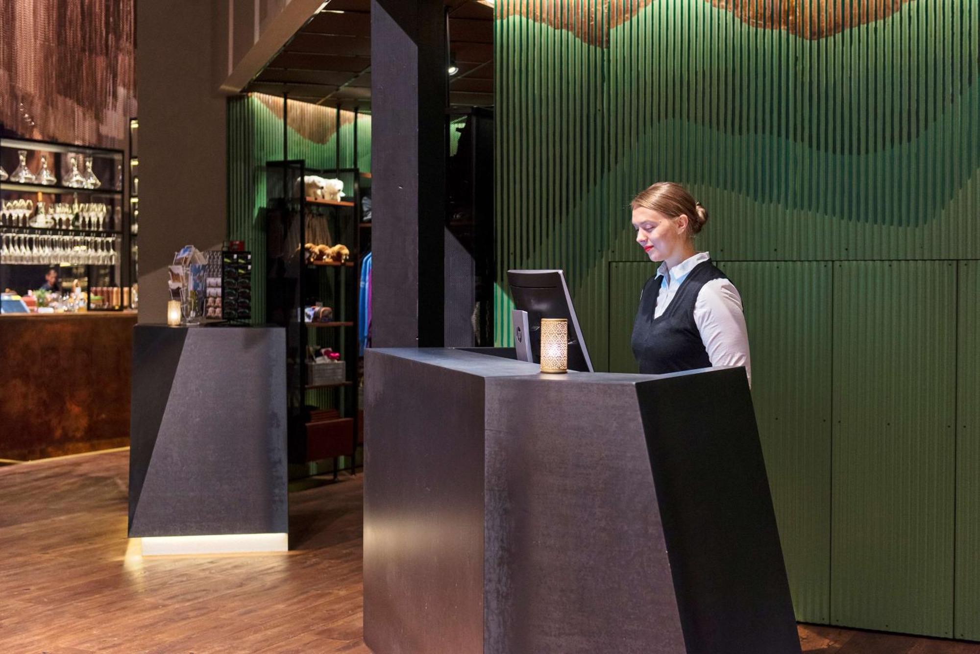 Radisson Blu Polar Hotel, Spitsbergen Longyearbyen Bagian luar foto